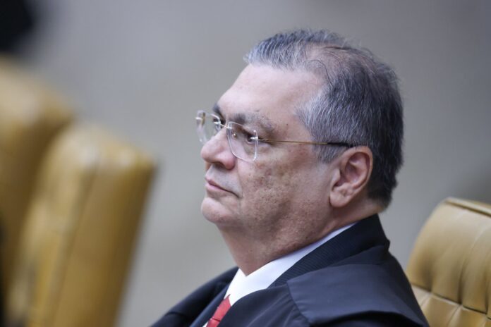 dino-questiona-congresso-sobre-emendas-usadas-para-gastos-pessoais