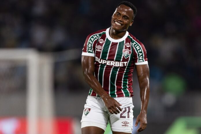 em-despedida-de-arias,-cruzeiro-vence-fluminense-e-vira-lider