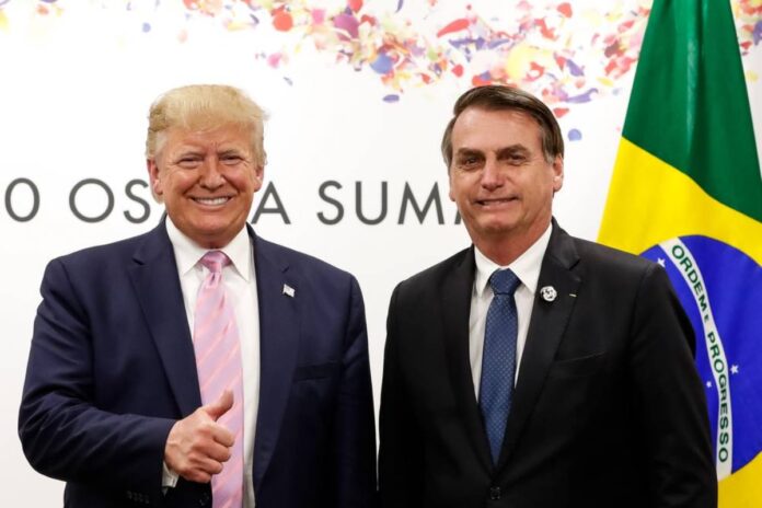 trump-pressiona-brasil,-defende-jair-bolsonaro-e-ameaca-com-tarifaco