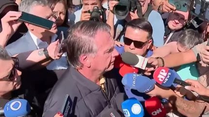 bolsonaro-chama-medidas-de-“humilhacao”-e-afirma:-“nunca-pensei-em-sair-do-brasil”
