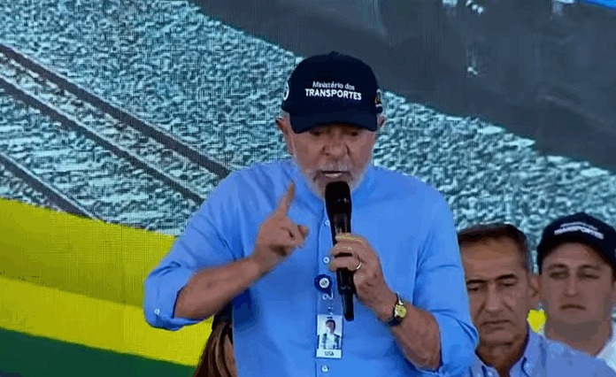 lula-diz-que-nao-entregara-presidencia-“de-volta”-para-“bando-de-maluco”