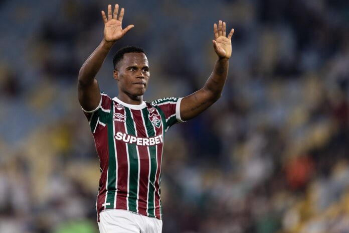 fluminense-anuncia-transferencia-de-jhon-arias-para-clube-ingles