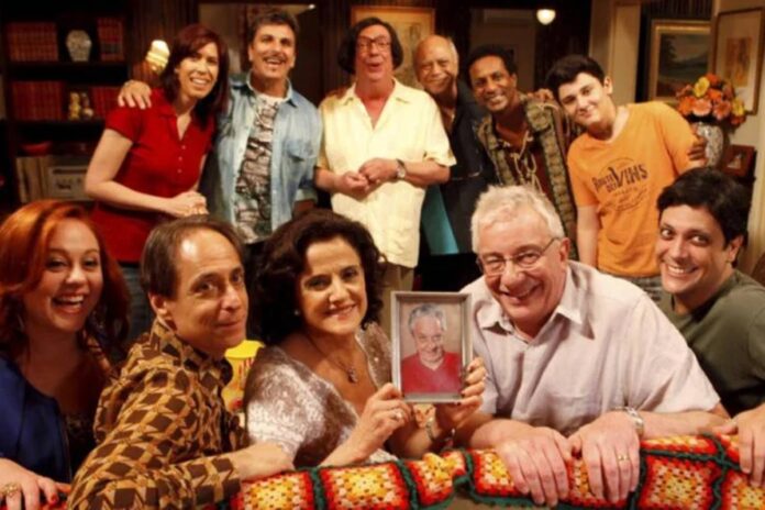 astro-de-a-grande-familia-revela-que-vive-com-protese-peniana