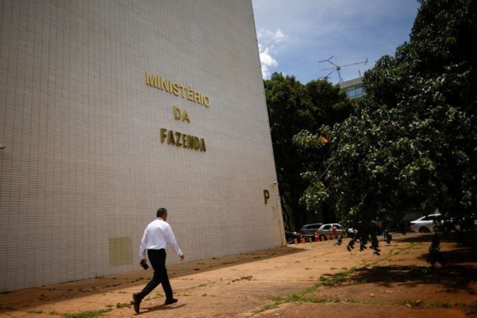 fazenda-nega-possibilidade-de-controlar-dividendos-para-retaliar-eua