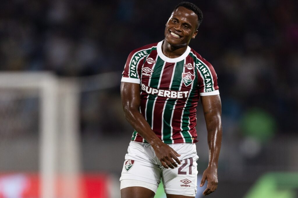 presidente-do-fluminense-revela-investida-do-palmeiras-por-arias