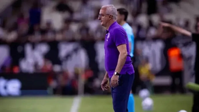 dorival-jr.-sobre-memphis-depay:-“jamais-vou-expor-um-atleta”