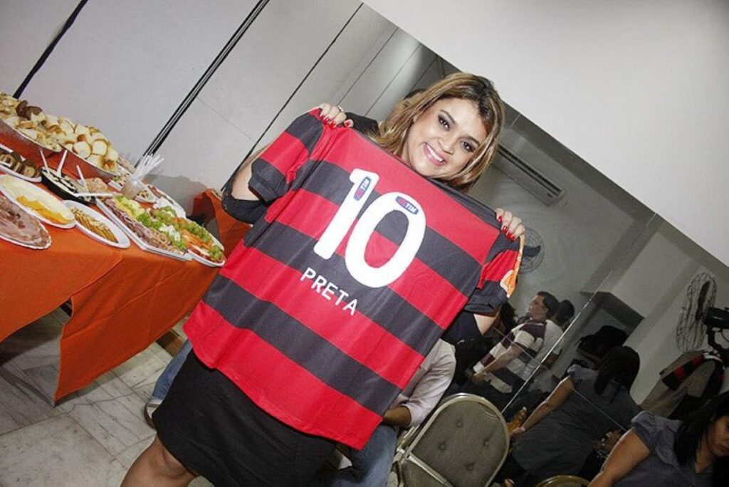 flamengo-lamenta-morte-de-preta-gil,-torcedora-rubro-negra-declarada