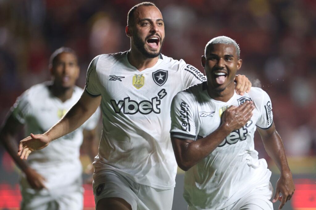 botafogo-marca-no-fim-e-vence-o-sport-fora-de-casa