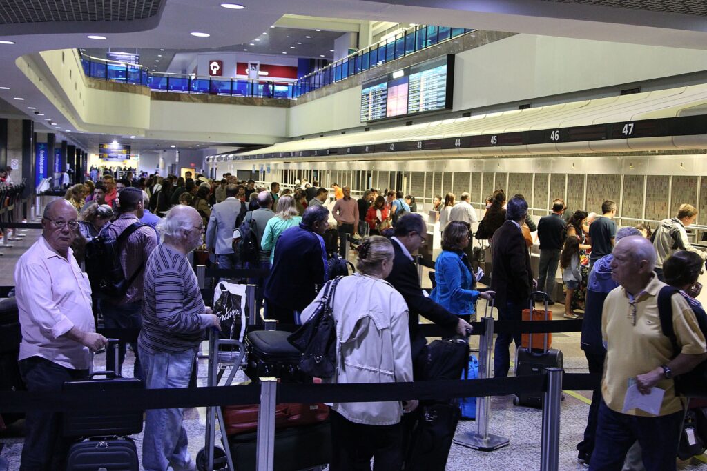 nevoeiro-causa-suspensao-de-pousos-e-decolagens-no-aeroporto-salgado-filho