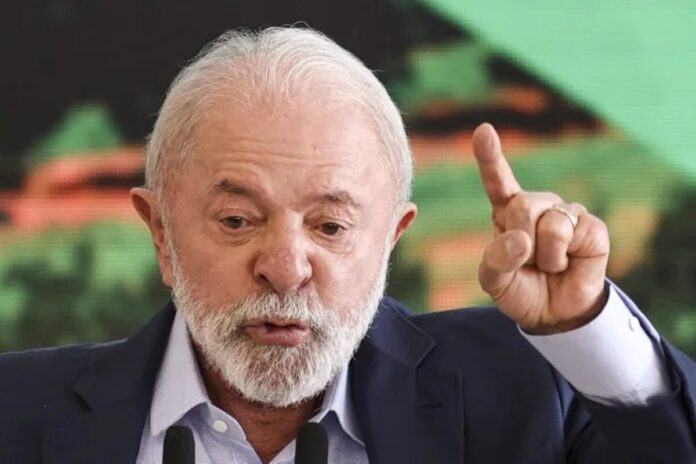 apesar-do-discurso-de-lula,-brasil-usa-dolar-em-95%-das-exportacoes