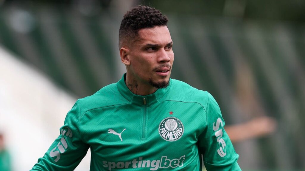 palmeiras:-paulinho-passa-por-nova-cirurgia-na-perna-direita