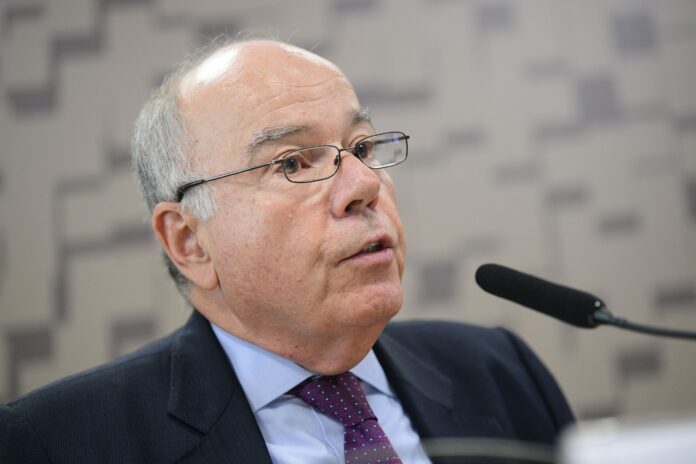 em-reuniao-com-senadores,-vieira-sugere-tom-de-dialogo-para-negociar-taxas
