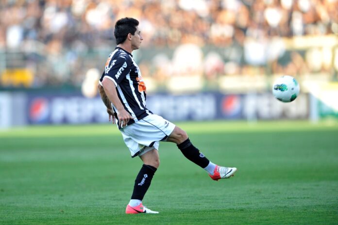 ex-artilheiro-do-galo-reprova-acoes-do-elenco-atual:-“honramos-camisa”