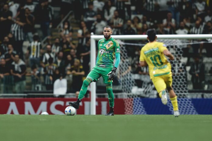 com-fluminense-e-atletico-mg,-sul-americana-tem-oitavas-definidas