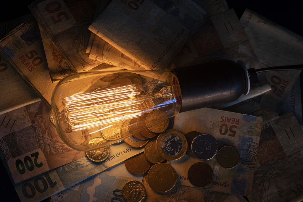 ipca-15:-previa-da-inflacao-acelera-e-fica-em-0,33%-em-julho