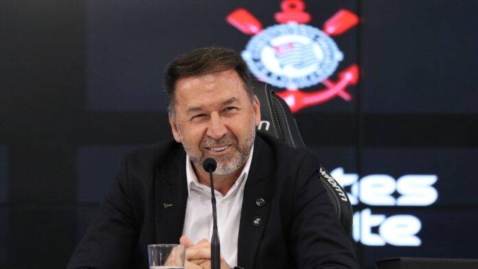 augusto-melo-promete-retorno-ao-corinthians-e-diz-que-“jamais-vai-renunciar”