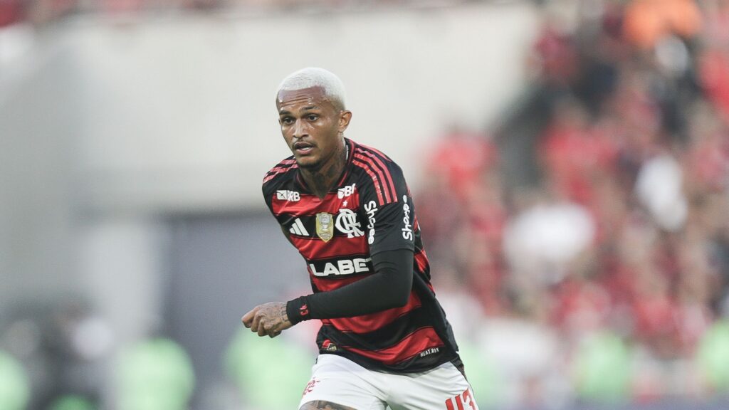 a-caminho-da-roma,-wesley-se-despede-do-flamengo-e-manda-recado-a-torcida