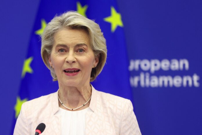 von-der-leyen:-acordo-com-eua-inclui-carros,-semicondutores-e-farmacos
