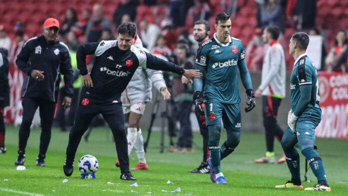 leo-jardim-e-expulso-por-fazer-“cera”-e-desfalca-vasco-no-brasileiro