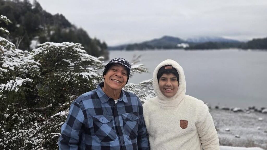 zeca-pagodinho-curte-ferias-com-a-familia-em-bariloche;-veja-fotos
