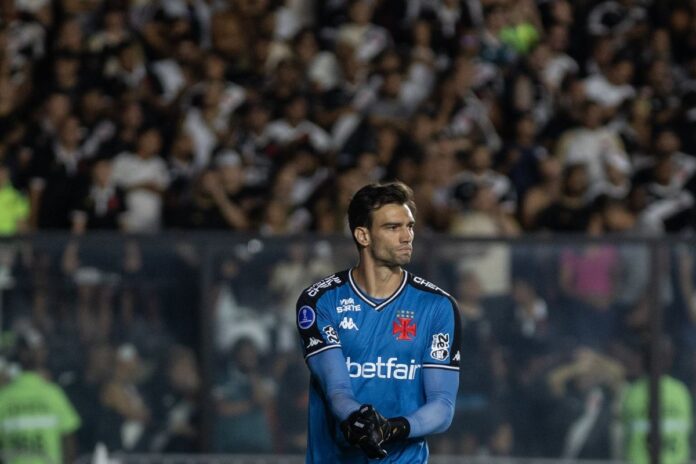 vasco:-leo-jardim-tem-lesao-detectada-apos-expulsao-por-suposta-cera