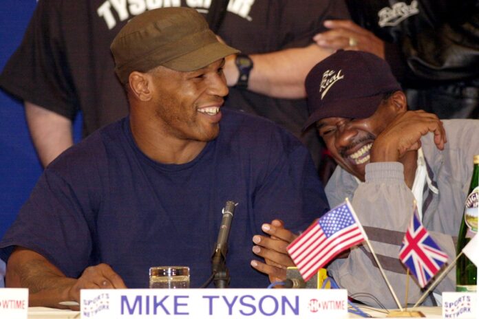 ex-treinador-de-mike-tyson-e-evander-holyfield-morre-aos-71-anos