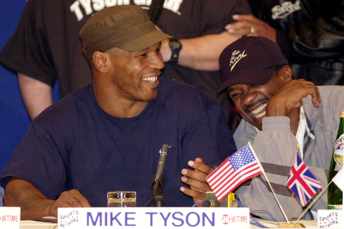 Ex treinador de Mike Tyson e Evander Holyfield morre aos 71 anos O