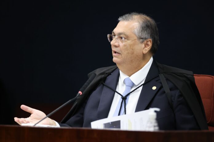 dino-se-solidariza-com-moraes-apos-eua-aplicarem-lei-magnitsky