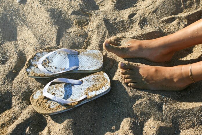 chinelo-de-dedo-e-o-item-queridinho-da-temporada,-diz-ranking