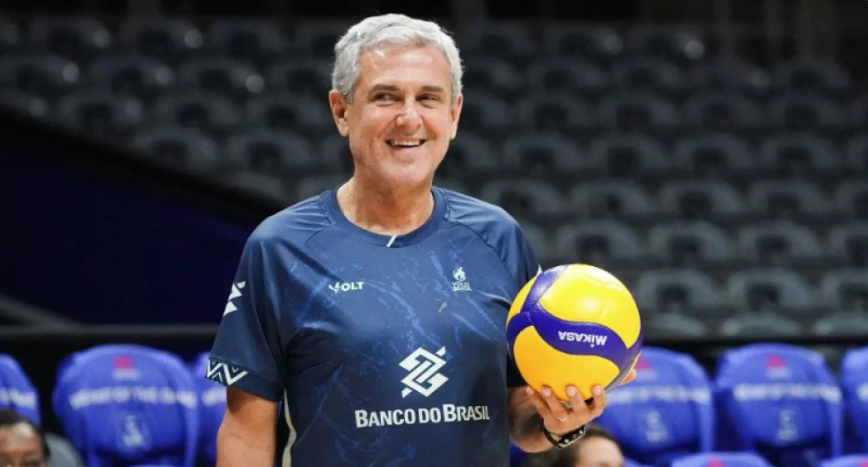 volei:-ze-roberto-anuncia-convocacao-para-treinos-de-olho-no-mundial