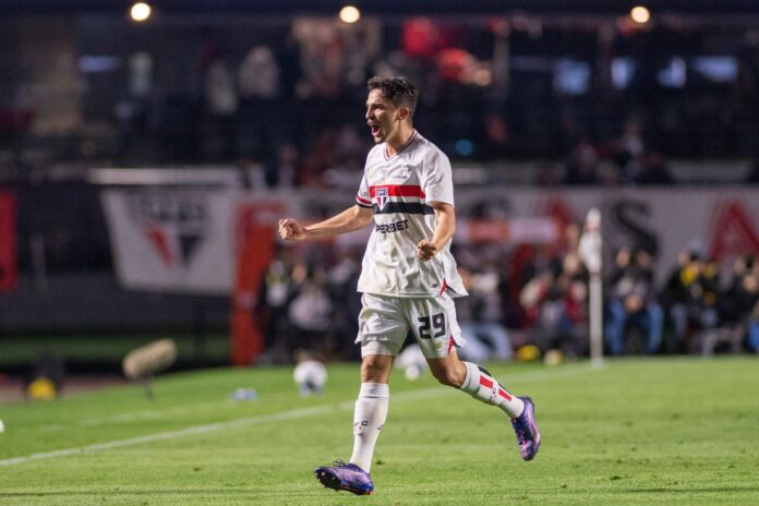 sao-paulo-vence-athletico-pr-por-2-x-1-nas-oitavas-da-copa-do-brasil