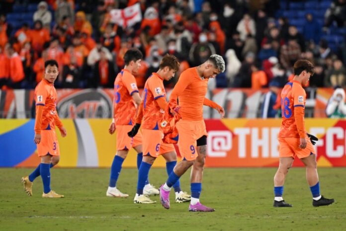 time-de-futebol-abandona-jogo-e-e-banido-de-campeonatos;-entenda