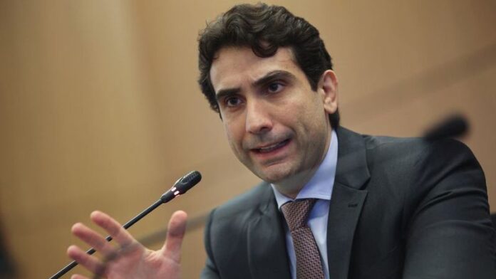 galipolo:-pix-e-estrategico-e-alvo-de-falsas-narrativas