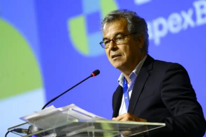 presidente-da-apex-cobra-tarcisio-a-“escolher-lado”-em-tarifaco