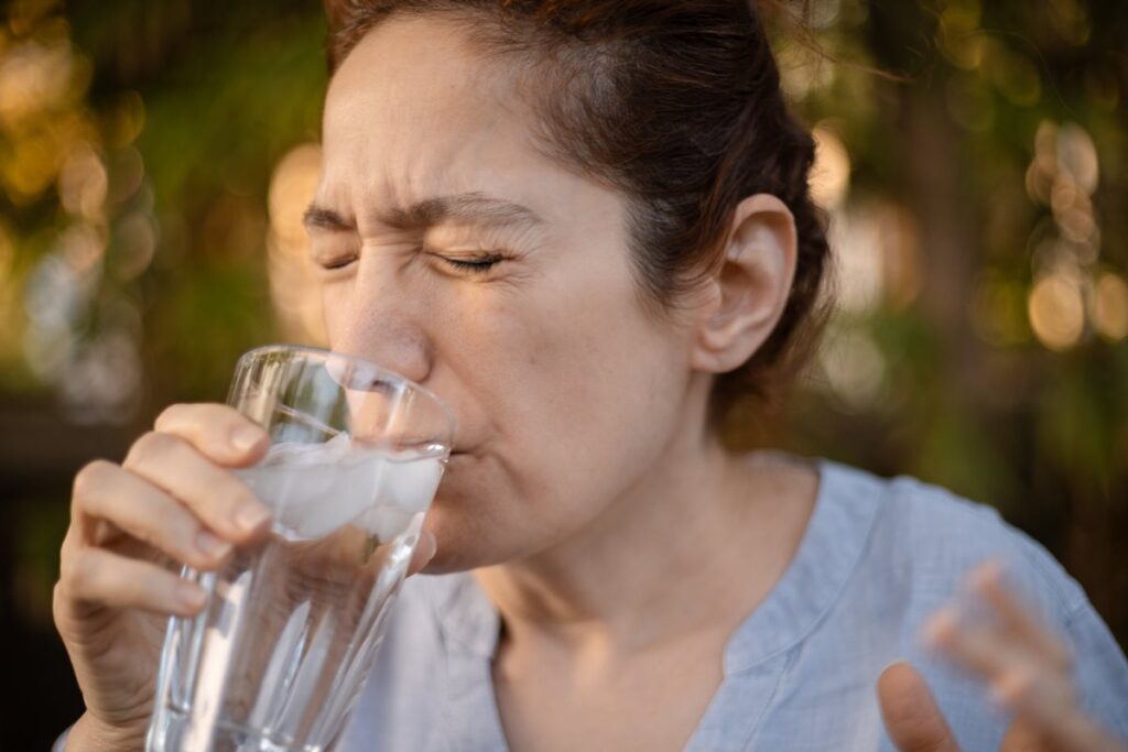 agua-gelada-faz-mal?-especialistas-esclarecem-mitos-sobre-a-bebida
