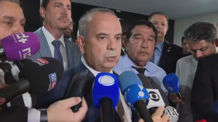 oposicao-libera-plenario-do-senado-apos-duas-noites-de-ocupacao