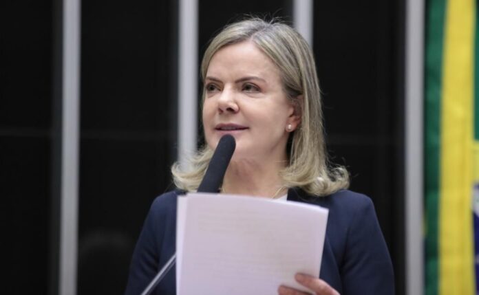 isencao-do-ir-ate-r$-5-mil-deve-ser-votada-na-proxima-semana,-diz-gleisi