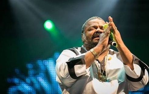 cantor-arlindo-cruz-morre-aos-66-anos