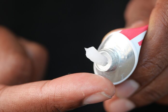 gel-inteligente-acelera-cicatrizacao-de-feridas-em-diabeticos.-entenda