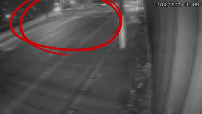 video:-motorista-de-bmw-morre-apos-carro-cair-em-corrego-na-zona-sul-de-sp