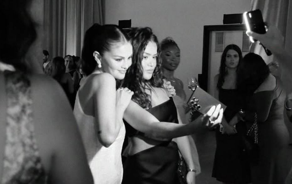selena-gomez-posta-foto-com-maisa,-que-se-choca:-“nao-sei-o-que-respondi”