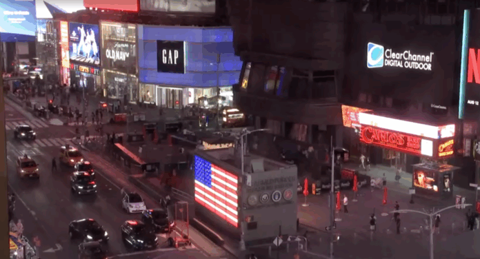tiros-deixam-tres-feridos-na-times-square,-em-nova-york