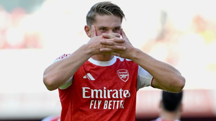 gyokeres-marca-o-primeiro-gol-com-a-camisa-do-arsenal;-veja