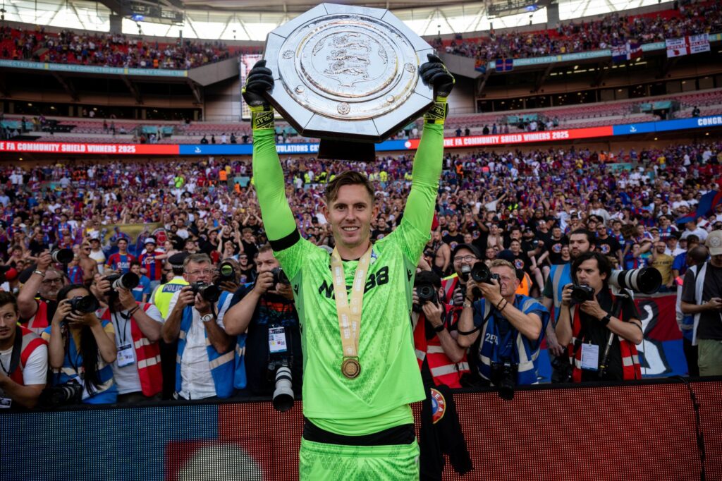 goleiro-do-palace-paga-r$-7-mil-em-bebidas-para-torcedores-apos-titulo