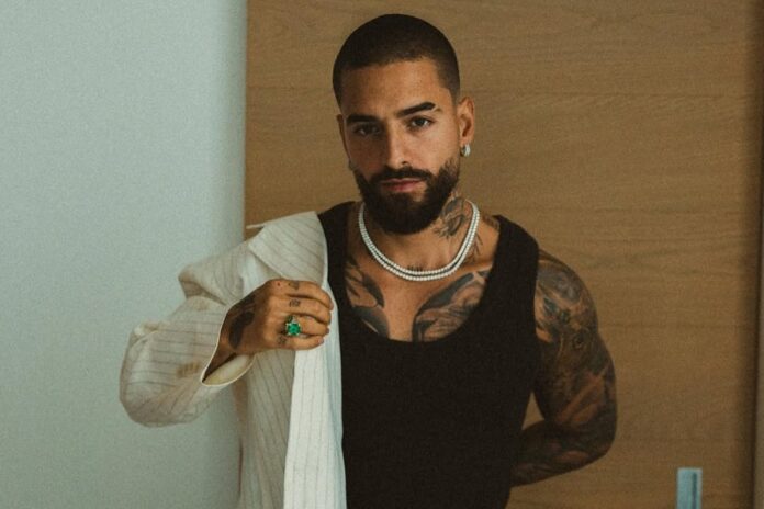 maluma-interrompe-show-para-alertar-mae-sobre-riscos-do-som-alto