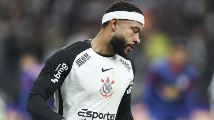 tecnico-do-corinthians-estipula-prazo-para-retornos-de-memphis-e-carrillo