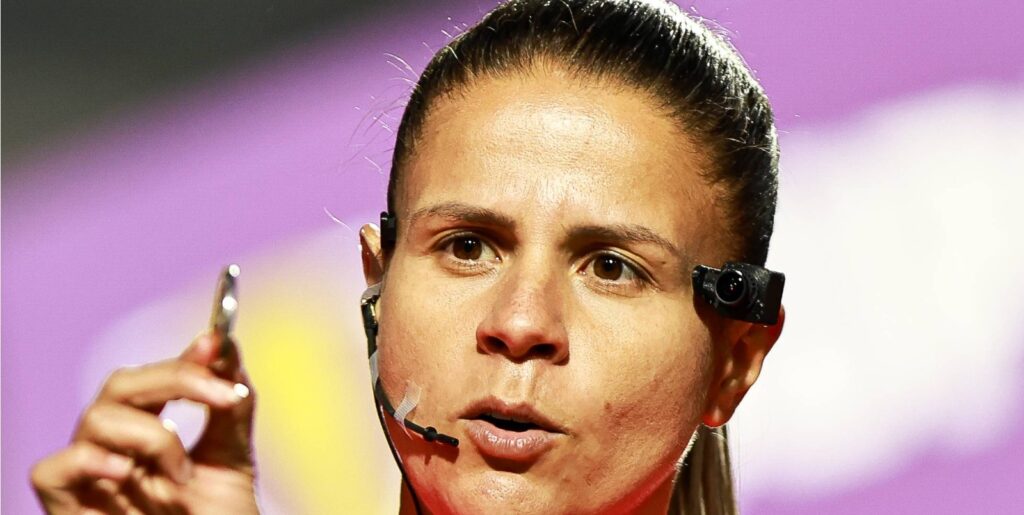 camera-do-arbitro-estreia-no-futebol-brasileiro.-veja-video