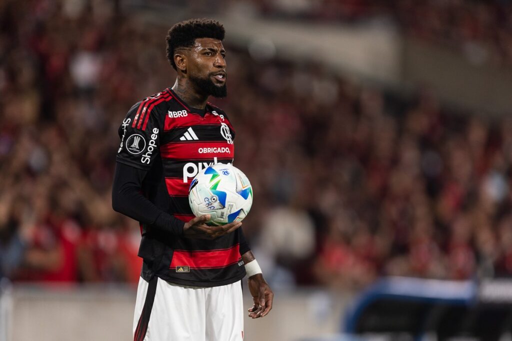 emerson-royal-reage-apos-vaias-da-torcida-do-flamengo:-“nao-muda-nada”
