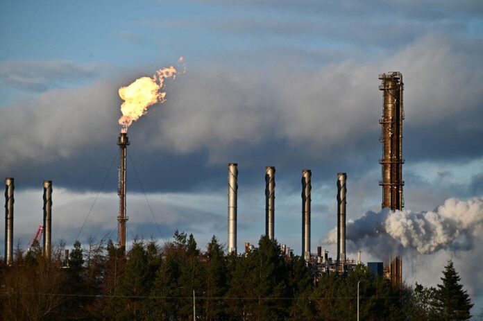 industria-quimica-preve-impacto-“lento”-do-tarifaco-nos-empregos-do-setor