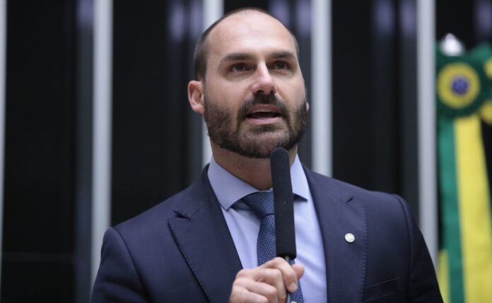 eduardo-espera-mais-sancoes-e-diz-que-nao-ha-cenario-com-stf-“vitorioso”